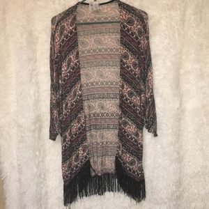 🖤Paisley patterned, 3/4 Sleeve Cardigan w/Fringe